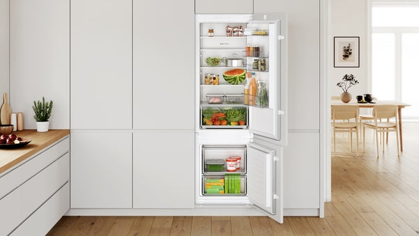Bosch Series 2 Integrated Fridge Freezer 70/30 Split Low Frost